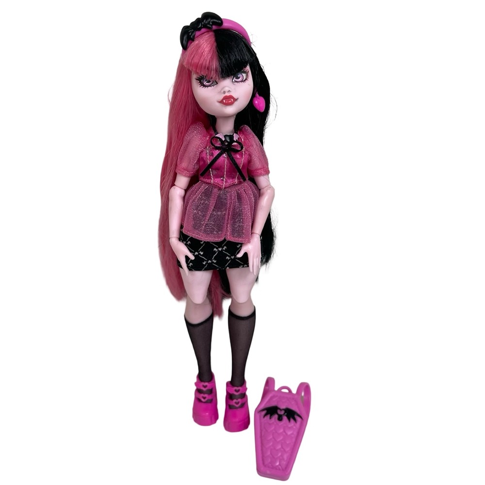 Mattel Monster High Draculaura G3 Pink Black Vampire Doll Coffin Backpack